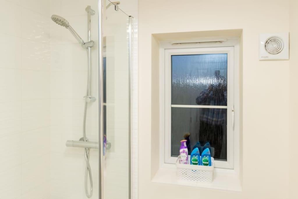 Villa Cozy 3 Bed Sasha House In Beeston Nottingham Exterior foto